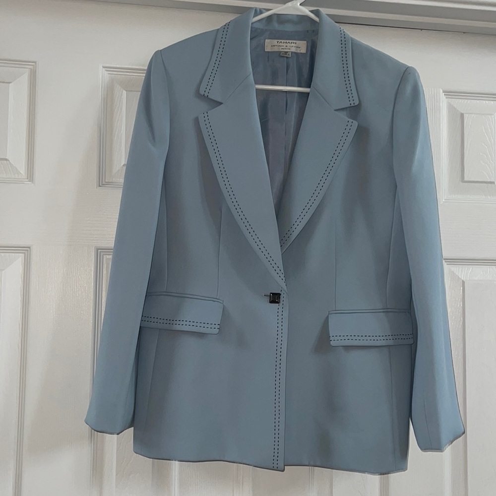 Tahari Light Blue blazer one button.